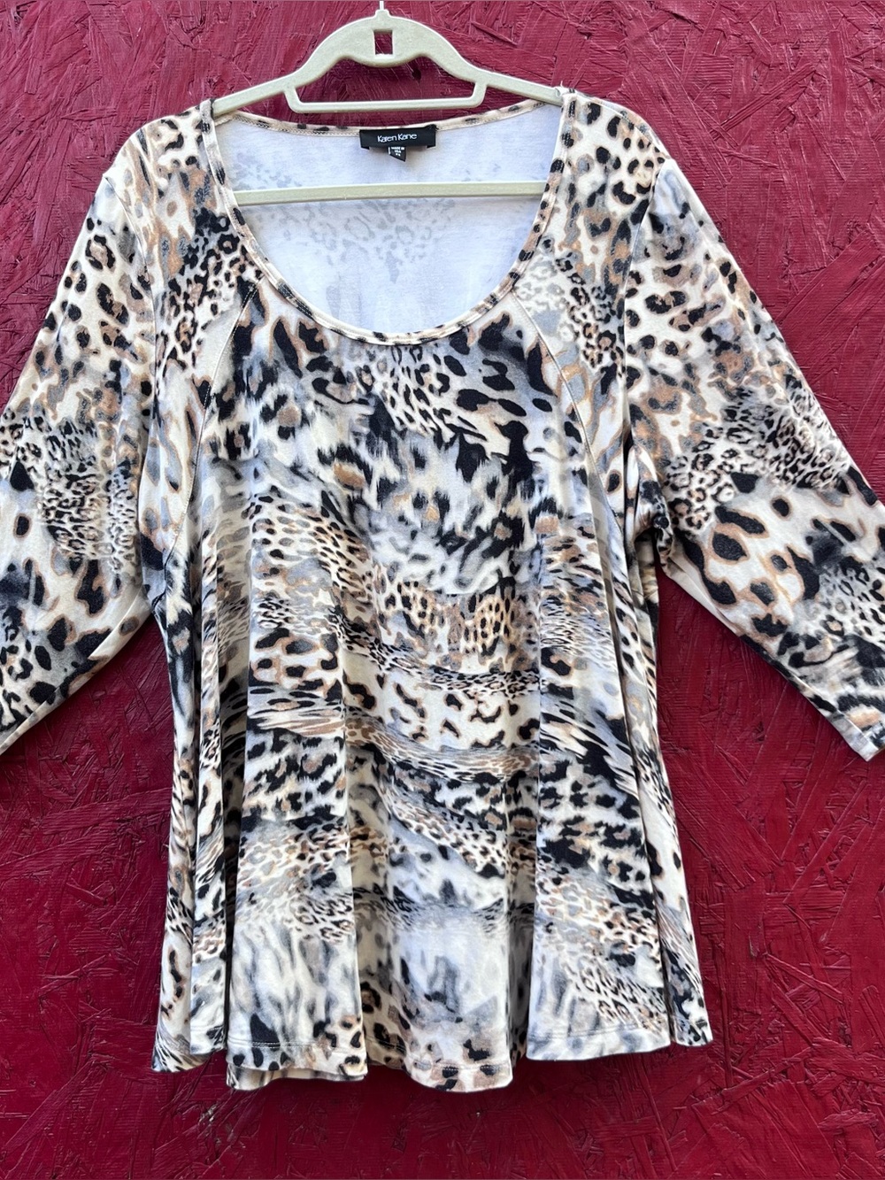 Karen Kane Beige Animal Print Scoop Neck Top Size 2X